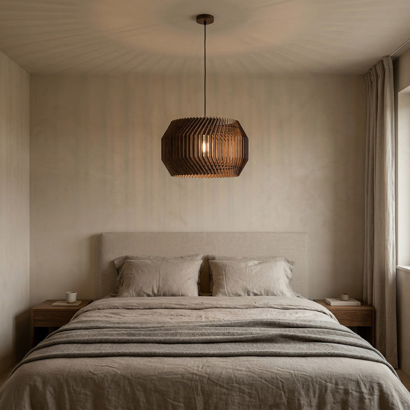 Pendelleuchte Holz im Schlafzimmer – warmes Licht für eine ruhige und entspannte Atmosphäre