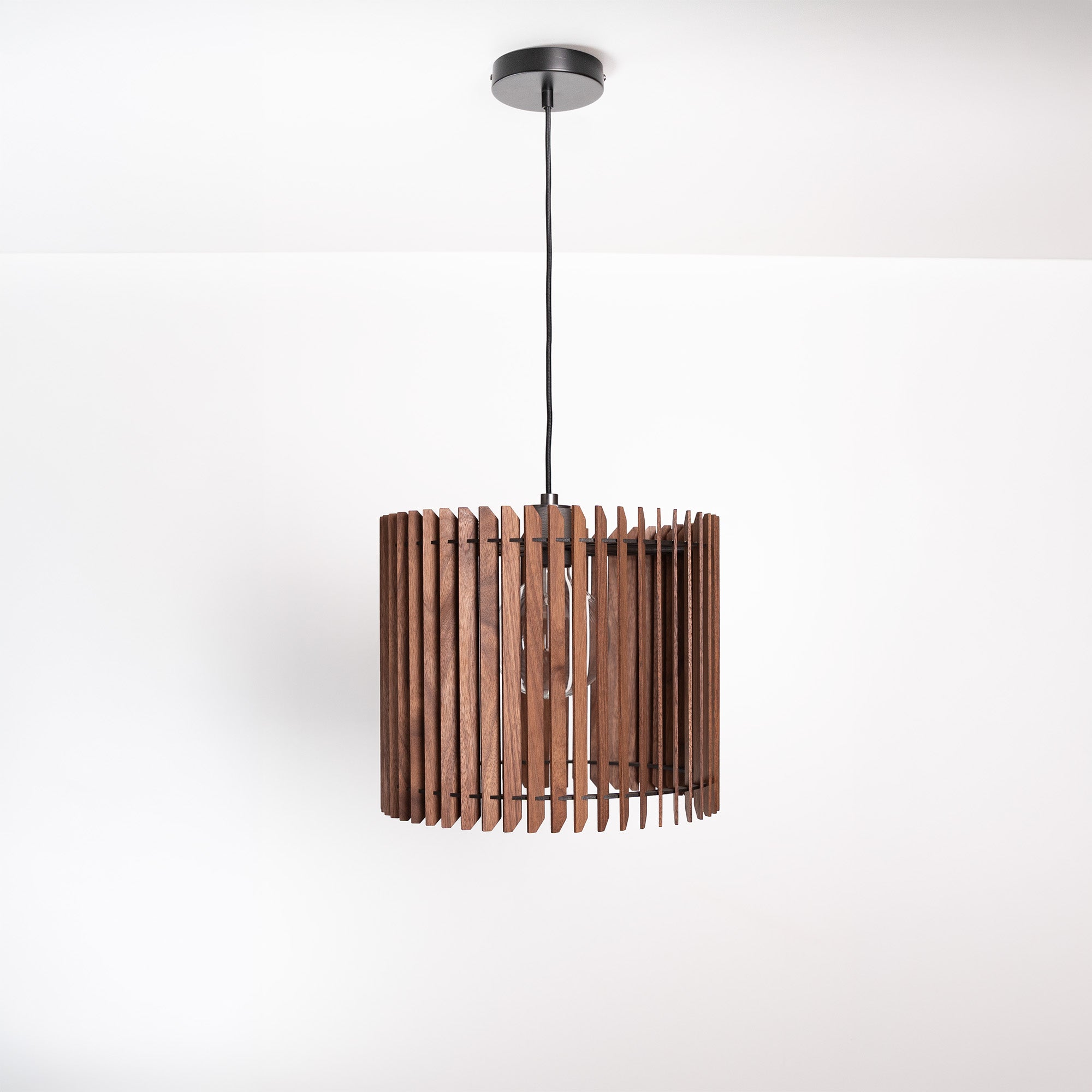 Nussbaum Pendelleuchte made in germany