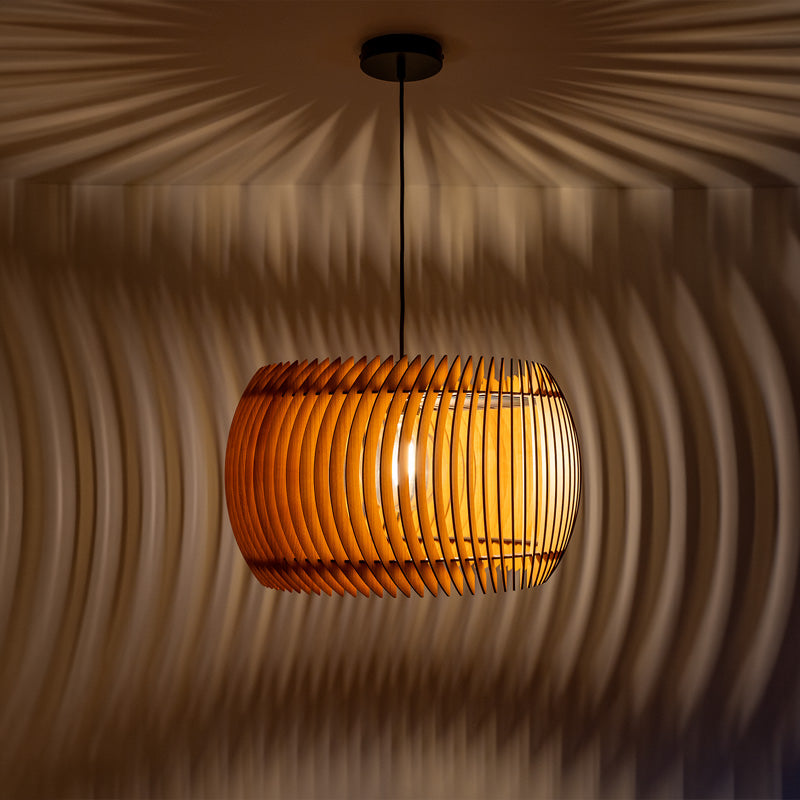 Hängelampe aus Holz